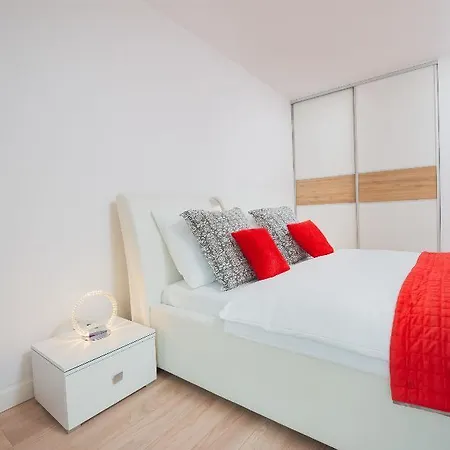 Design Centrum-garbary Street Apartment *