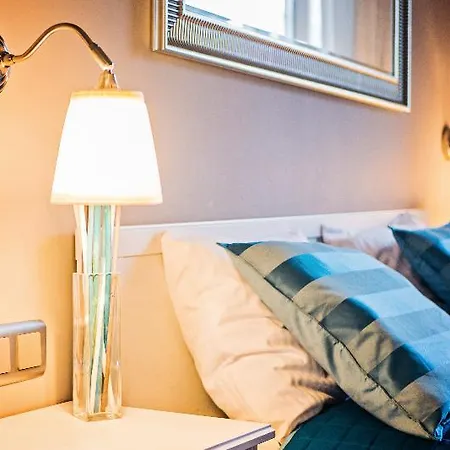 Design Centrum-garbary Street Apartment