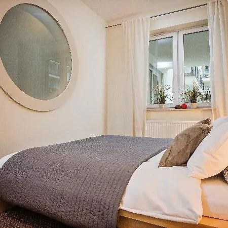 Design Centrum-garbary Street Apartment Poznan